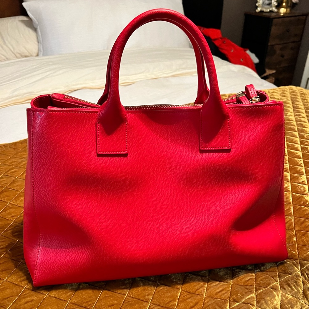 Teddy Blake RED Bella Palmelatto 15” leather handbag. Gently used. Like new.